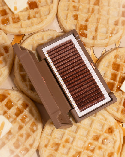 Brown Artistry Shades | Bear Hugs | Everything Lashes .03mm (20 Rows/Tray)