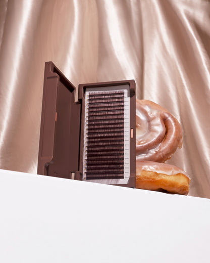 Brown Artistry Shades | Berry Beautiful | Everything Lashes .03mm (20 Rows/Tray)