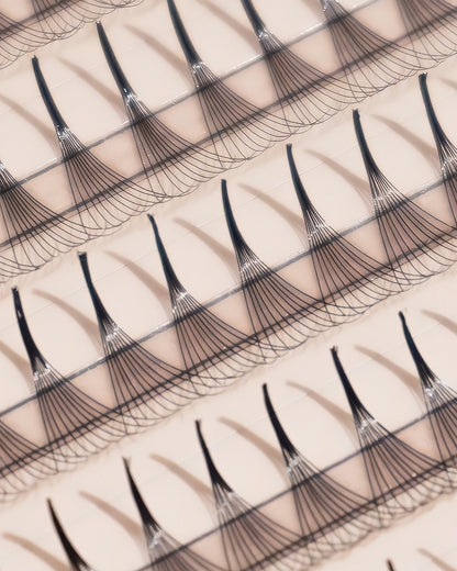 Loose Base Promade 0.03mm Lash Extensions | Light Heart Lash